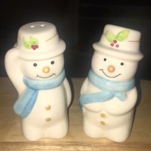 Mini snowman salt and pepper shakers